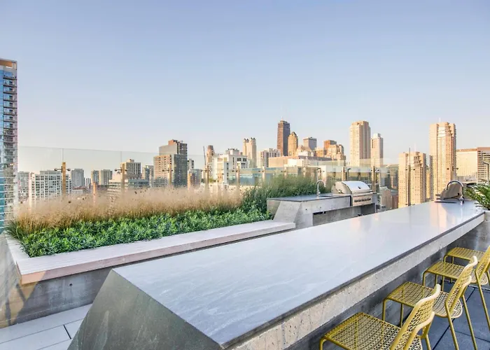 Apartment River North 1br W Gym Pool Roof Nr Riverwalk Chi-818 *